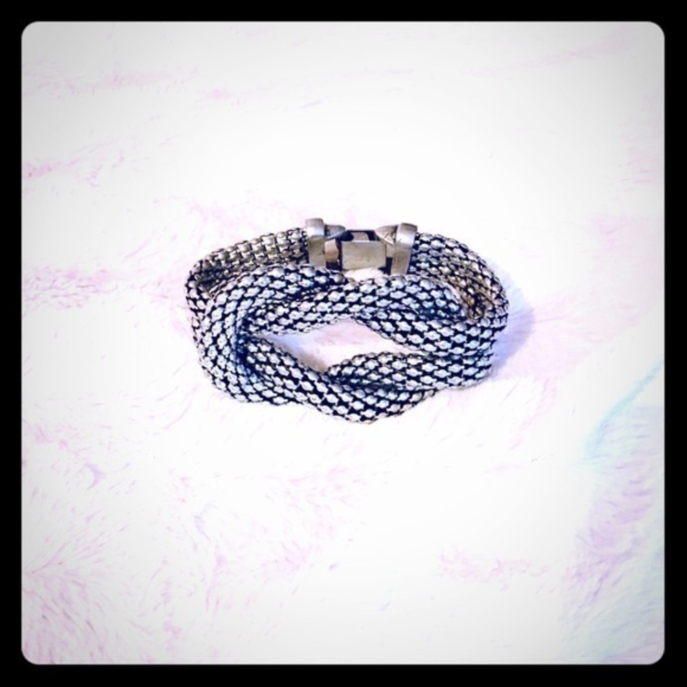 Metal Knot Bracelet-Silver